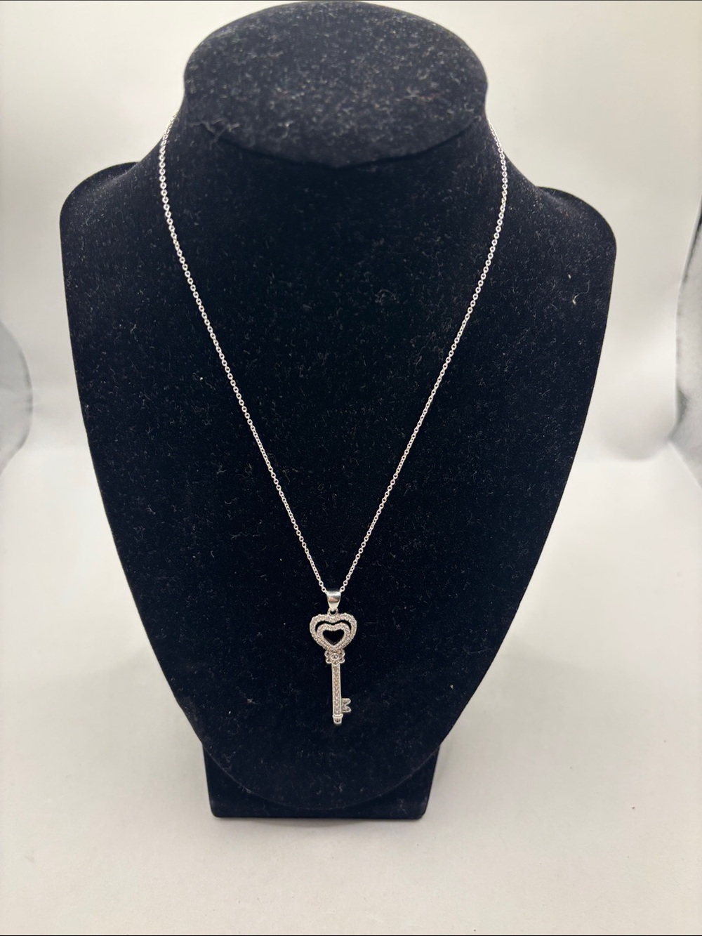 VTG 925 Silver Heart Key Pendant Necklace Crystals double heart blingy shimmery